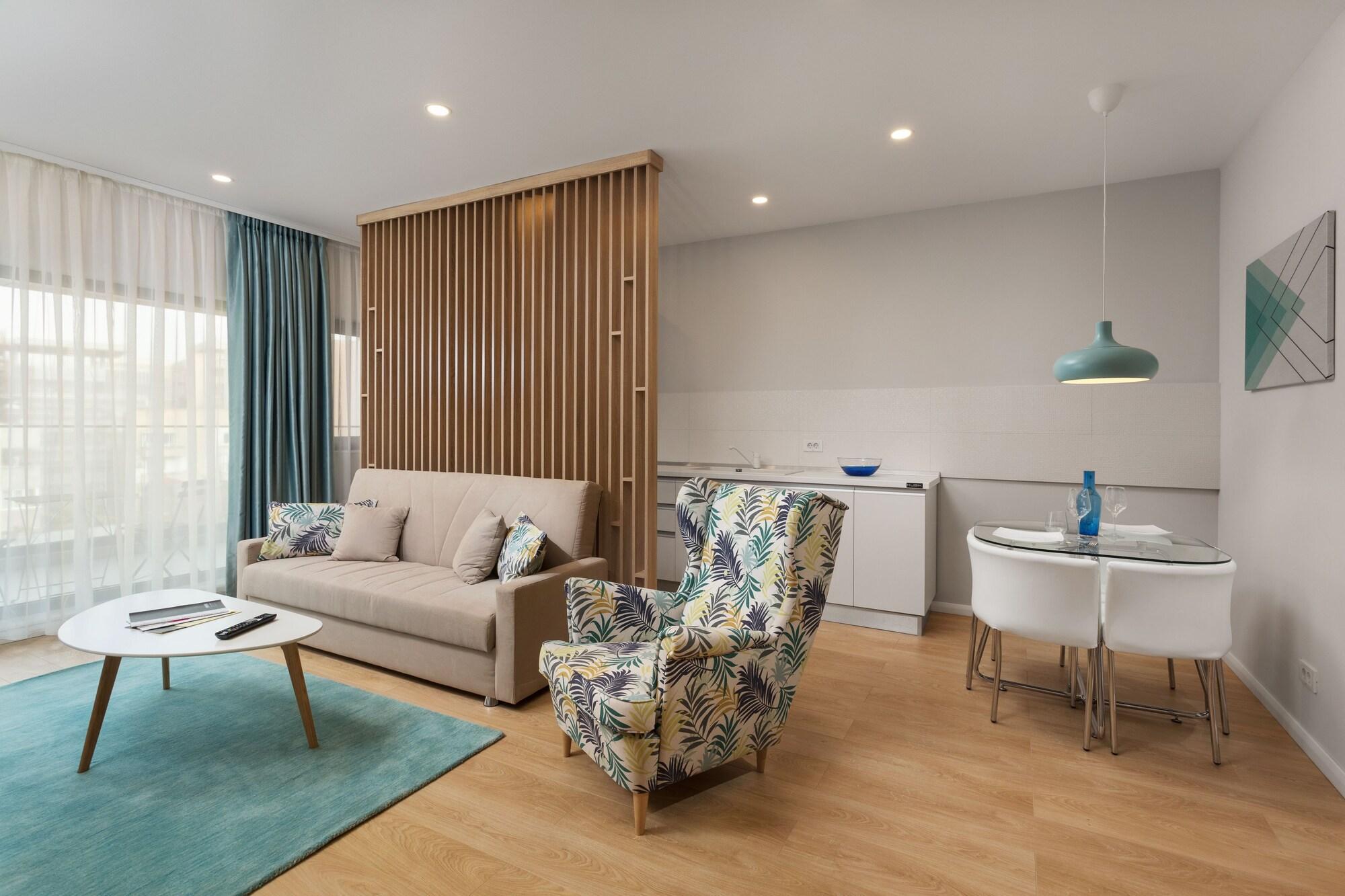 Athina Hotel 4*